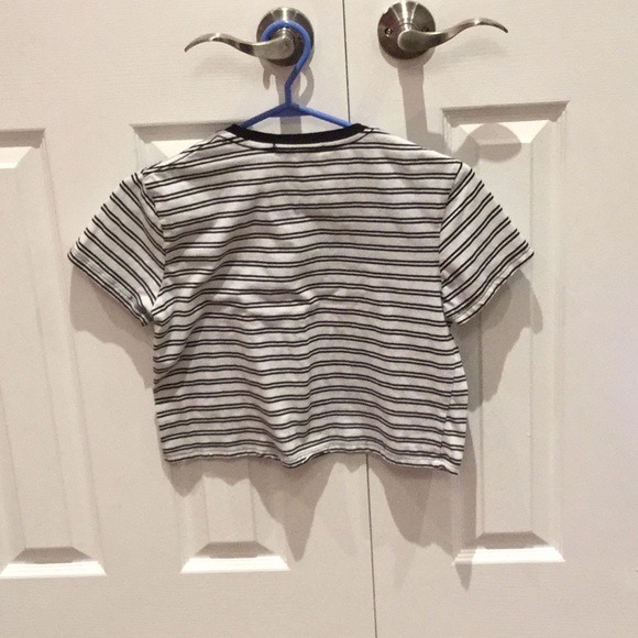 Striped crop top - Picture 2 of 4